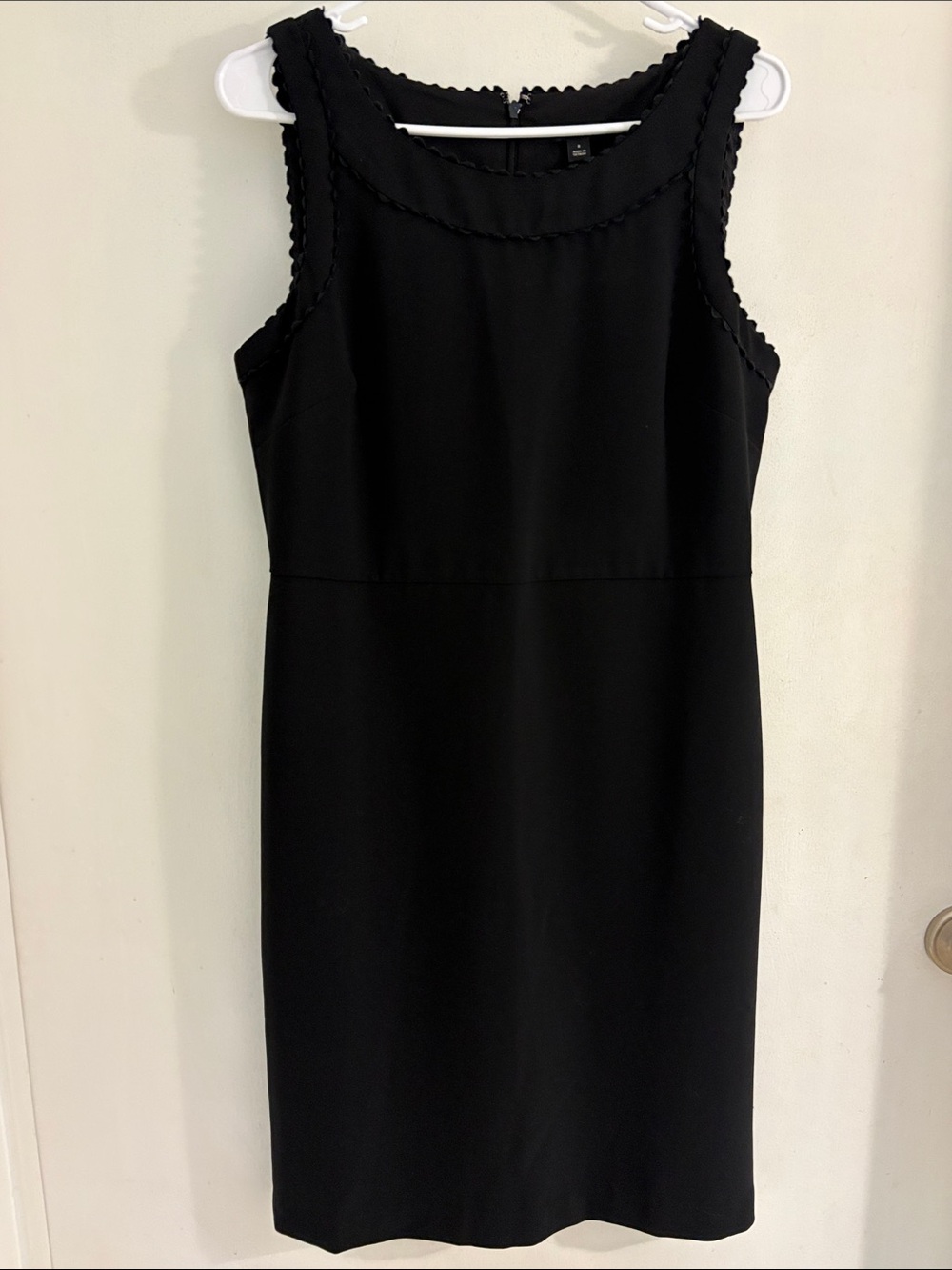 Beautiful Classic Ann Taylor Black Sleeveless Sheath Dress